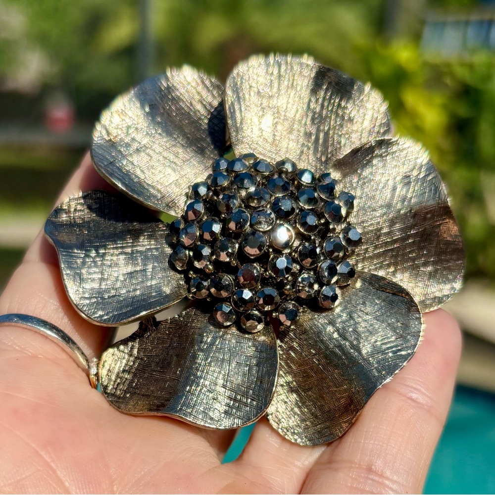 Elegant Gold and Silver Floral Brooch